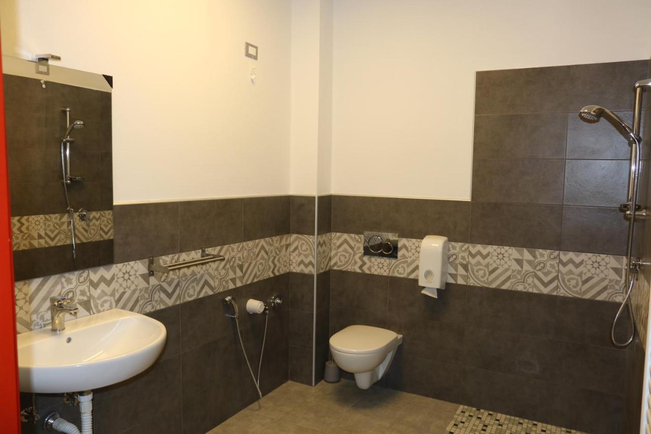 Student'S Hostel Parma Dış mekan fotoğraf