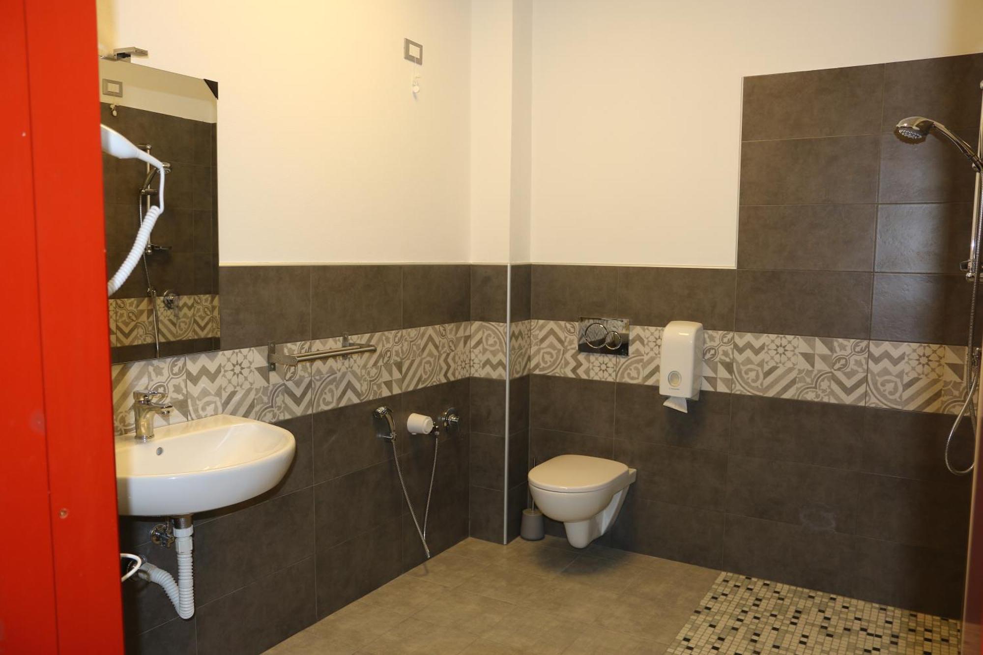 Student'S Hostel Parma Dış mekan fotoğraf